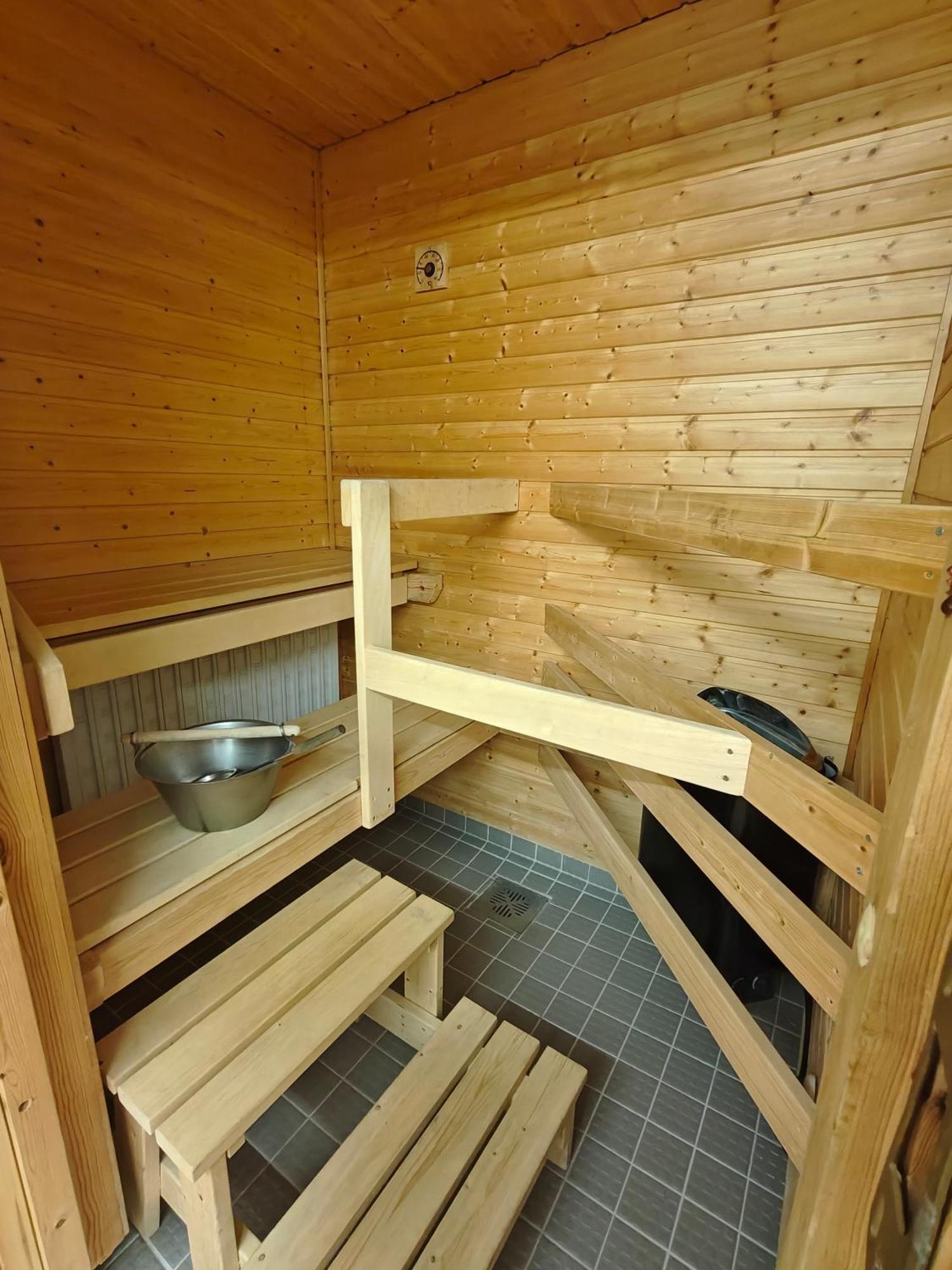 A Pousada Majoitus Fox Kuopio Exterior foto